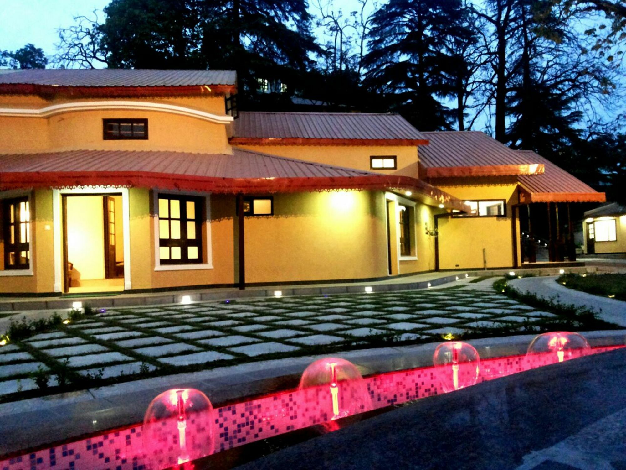 Treebo Trend Royal Mansion Hotel Mussoorie Exterior photo
